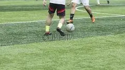 【9秒风暴！马马尔达什维利巧施防守，多库送出关键点球，惊险扑救哈兰德点球神技再现！】